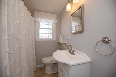 319 Sherburne Rd, Portsmouth, NH 03801 - photo 7