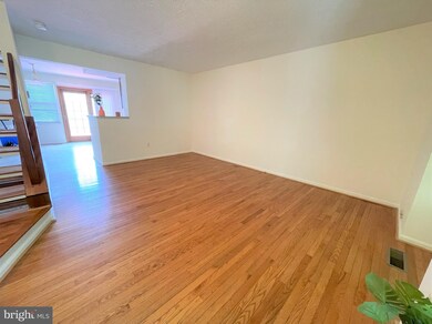 18905 Coral Grove Terrace, Germantown, MD 20874 - photo 5