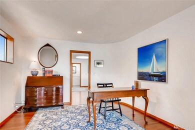 4211 Holly Ln, Mercer Island, WA 98040 - photo 7