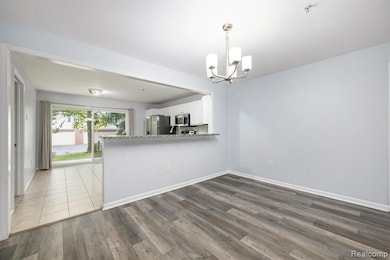 28139 Carlton Way Dr, Novi, MI 48377 - photo 5