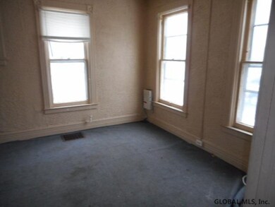 16 Moyston St, Schenectady, NY 12307 - photo 6