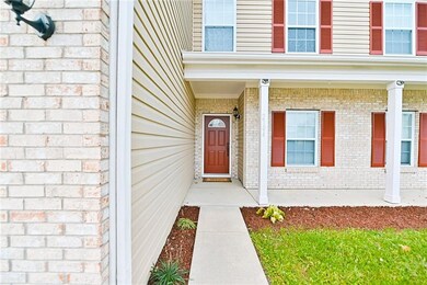 2704 Monarchy Ln, Greenwood, IN 46143 - photo 3