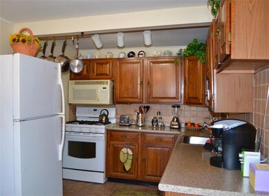 121 Ridgeland Ave, South Portland, ME 04106 - photo 4