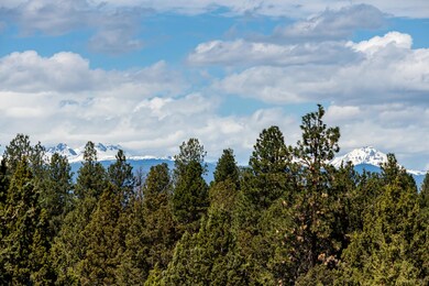 Broken Top & Sisters Views