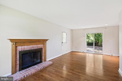 519 Tanglewood Dr, Sykesville, MD 21784 - photo 6