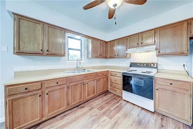 410 W Lawrence St, Spring Hill, KS 66083 - photo 5