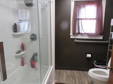 2nd Floor Full Bathroom