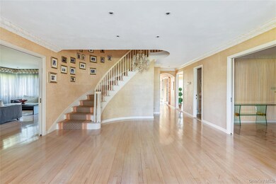 6 Longridge Ln, Glen Head, NY 11545 - photo 5