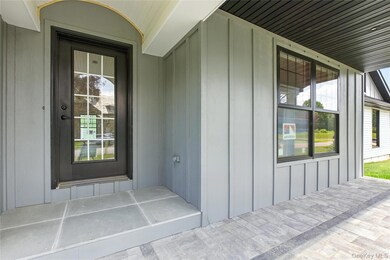 1708 Fieldstone Manor Dr, Mohegan Lake, NY 10547 - photo 4