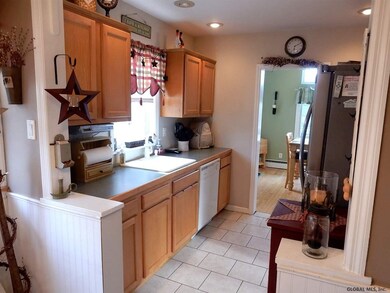 18 Bellview Rd, Troy, NY 12180 - photo 5