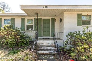200 Pine Valley Dr 10