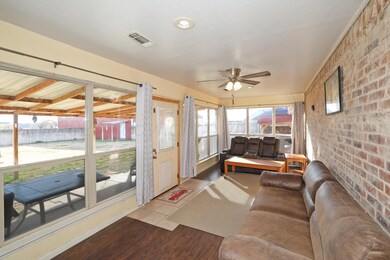 12-Sunroom