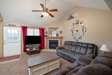 978 Hedge Dr, Nixa, MO 65714 - photo 3