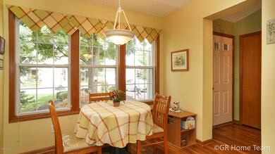 Kitchen Dining Area