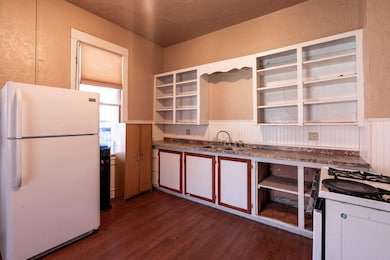 128 W 4th St, Walsenburg, CO 81089 - photo 3