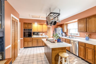 231 Fern Dr, Elk Grove Village, IL 60007 - photo 7