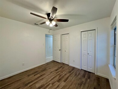 6202 N Hampton Dr unit B, Austin, TX 78723 - photo 5
