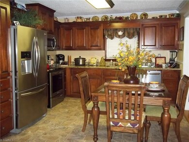 1516 Rolling Rd, Asheboro, NC 27205 - photo 2