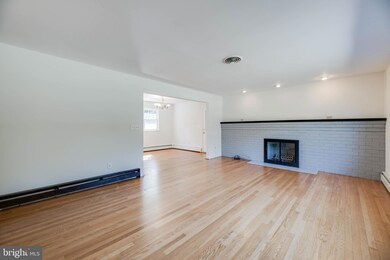 8533 Pineway Dr, Laurel, MD 20723 - photo 3