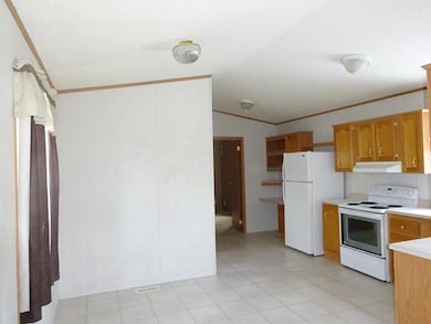 220 E Deer St, Mandan, ND 58554 - photo 2