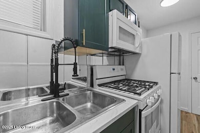 kitchen 424 -2 S 22nd