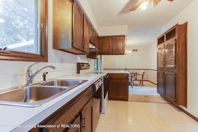 1104 Downer Ave, Lansing, MI 48912 - photo 6