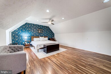 5838 Fitzhugh St, Burke, VA 22015 - photo 4