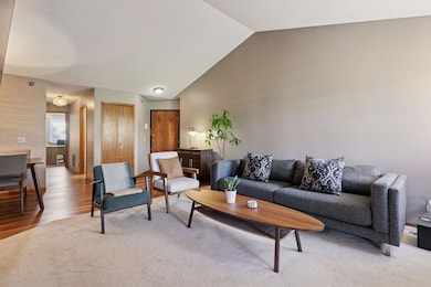 2556 Concord Way, Saint Paul, MN 55120 - photo 5