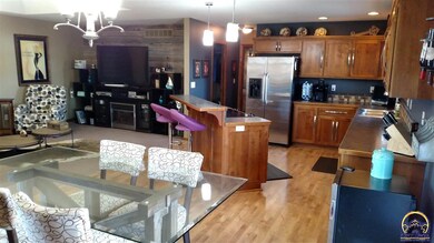 3328 SW 47th Ct, Topeka, KS 66610 - photo 5