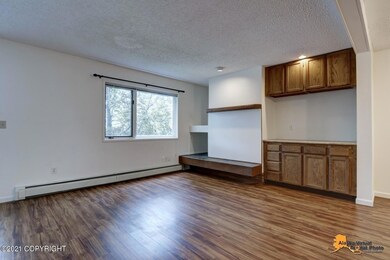 Living Room w/Built-Ins