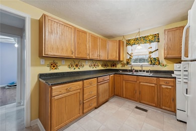 1013 Franklin St, Scottdale, PA 15683 - photo 6