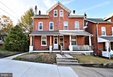 143 Walnut St, Spring City, PA 19475 - photo 2