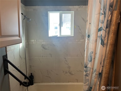 321 W Loop Dr, Moses Lake, WA 98837 - photo 3