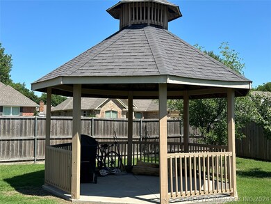 1702 Warwick Cir, Ardmore, OK 73401 - photo 5