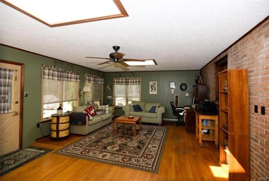 1465 Dartmouth Dr, Bethlehem, PA 18017 - photo 2