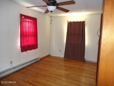 6 Master Bedroom