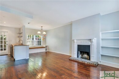 518 E Perry Ln, Savannah, GA 31401 - photo 4