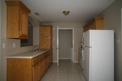 1507 Acme Ln unit B, Edinburg, TX 78541 - photo 4
