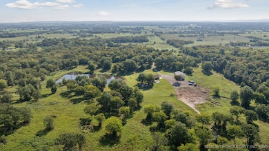 20319 Grayson Rd, Henryetta, OK 74437 - photo 4