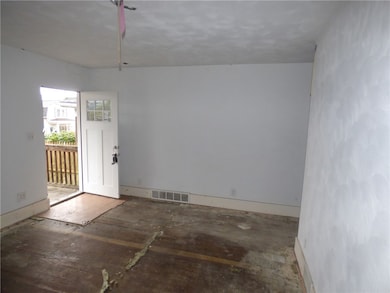 1021 Rue Grande Vue St, Pittsburgh, PA 15220 - photo 6