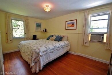 1231 Lewison Ave NE, Grand Rapids, MI 49505 - photo 5