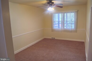 1105 Lyndhurst St, Baltimore, MD 21229 - photo 3