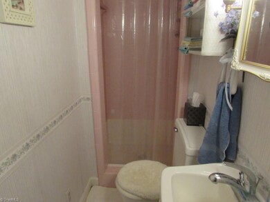 1517 Browers Chapel Rd, Asheboro, NC 27205 - photo 2