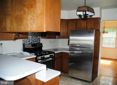 1613 Crestline Rd, Silver Spring, MD 20904 - photo 7