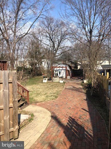 8412 Spruce Hill Dr, Laurel, MD 20707 - photo 5