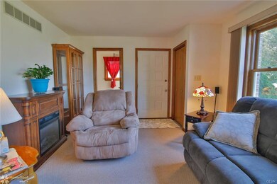 617 E Main St, Macungie, PA 18062 - photo 4