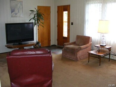 654 E Tilghman St, Allentown, PA 18109 - photo 3