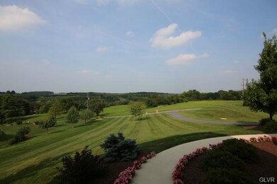 1952 Applewood Dr, Orefield, PA 18069 - photo 3