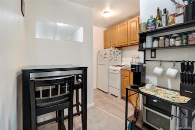 50-22 40th St unit 5A, Sunnyside, NY 11104 - photo 4