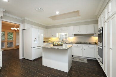 236 Sugarberry Cir, Houston, TX 77024 - photo 5